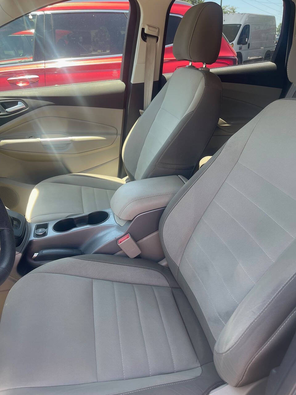 White 2016 Ford Escape SE SE 4dr SUV 6
