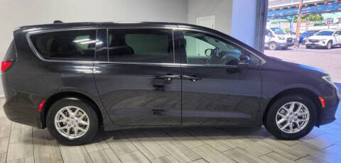 2023 Chrysler Pacifica Touring L