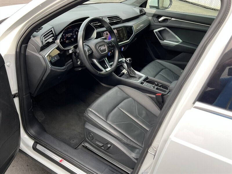 2023 Audi Q3 quattro S line Premium 45 TFSI