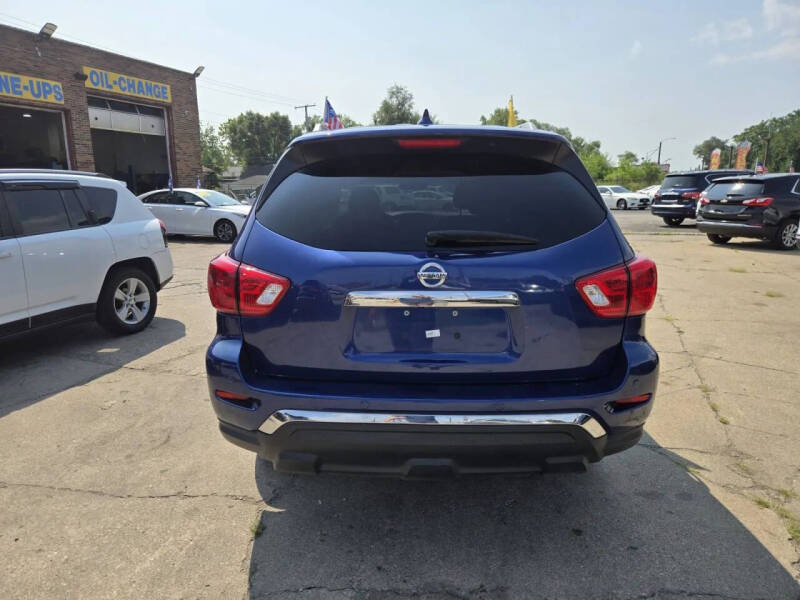 2020 Nissan Pathfinder SV