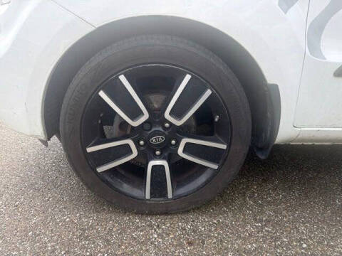 2011 Kia Soul +