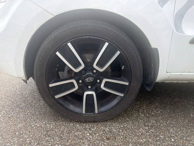 2011 Kia Soul +