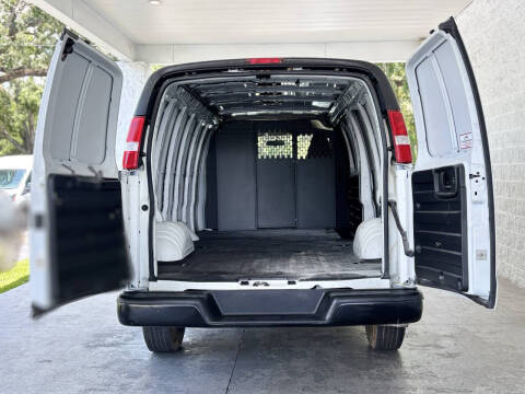 2023 GMC Savana 2500