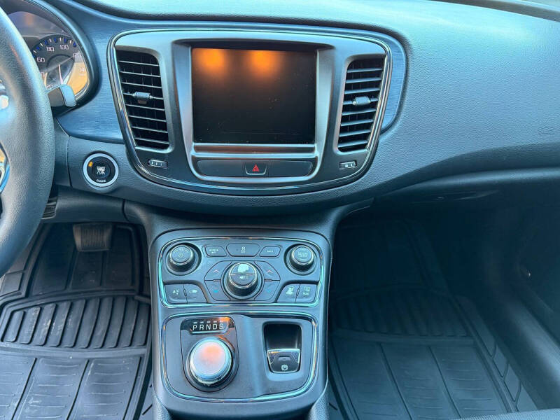 2016 Chrysler 200 S