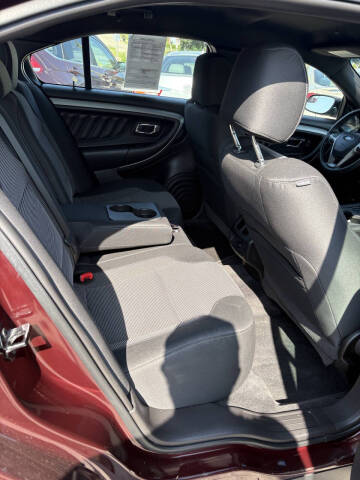 2018 Ford Taurus SEL