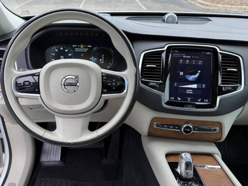 2017 Volvo XC90 T8 eAWD Inscription