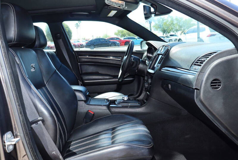 2022 Chrysler 300 S V6