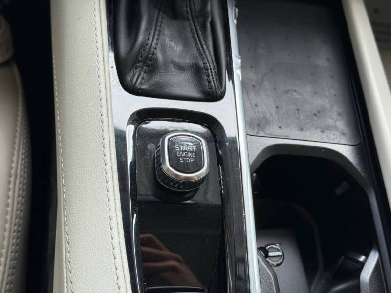 2022 Volvo XC90 T6 Inscription 7-Passenger