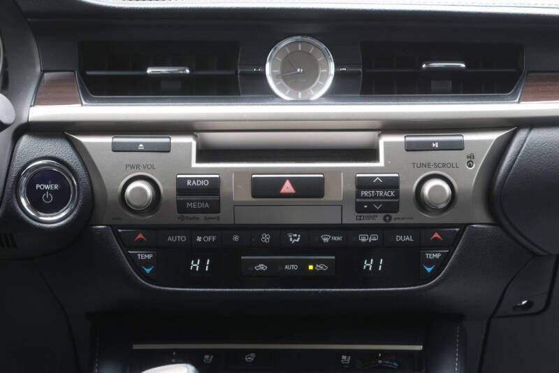 2018 Lexus ES 300h