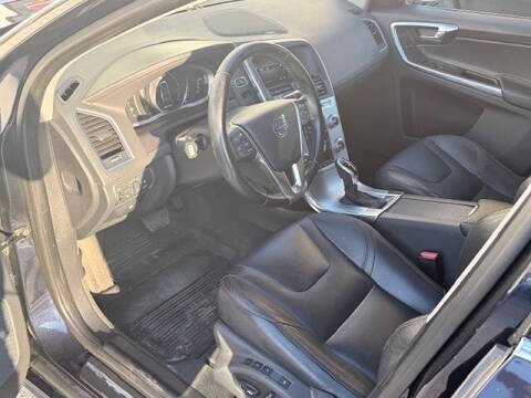 2017 Volvo XC60 T5 Dynamic