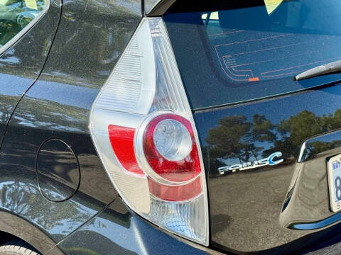2014 Toyota Prius c Three