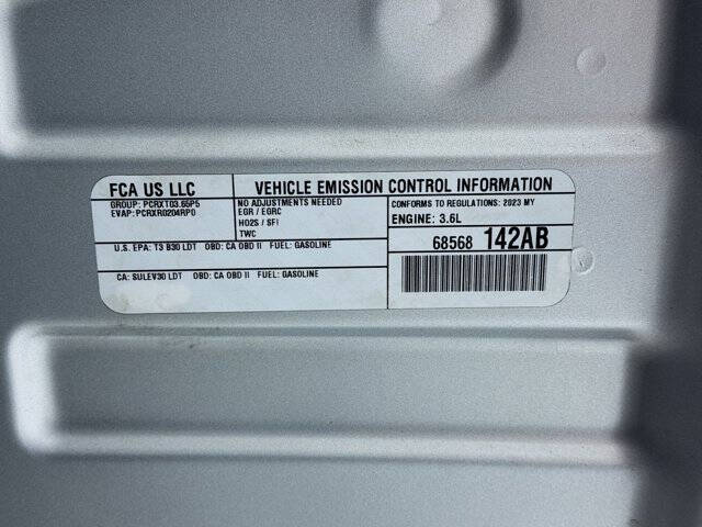 2023 Jeep Grand Cherokee L Laredo