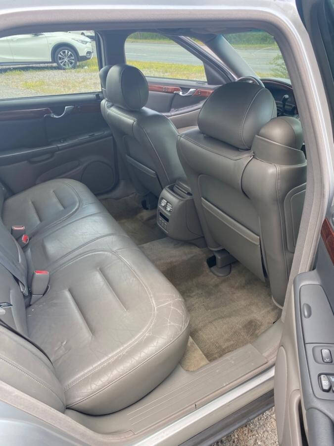 Silver 2000 Cadillac DeVille Base 4dr Sedan 11