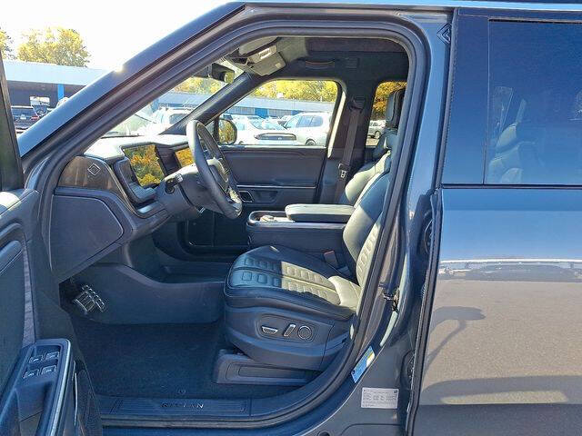 2023 Rivian R1S Adventure