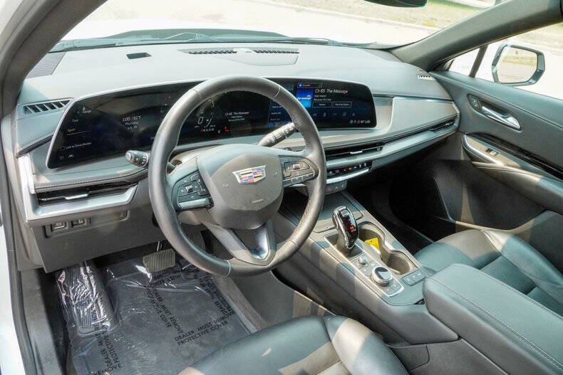 2024 Cadillac XT4 Luxury