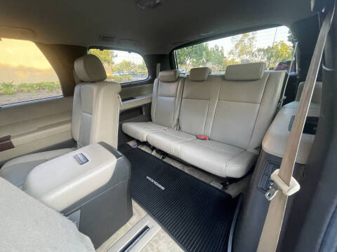 2011 Toyota Sequoia Platinum