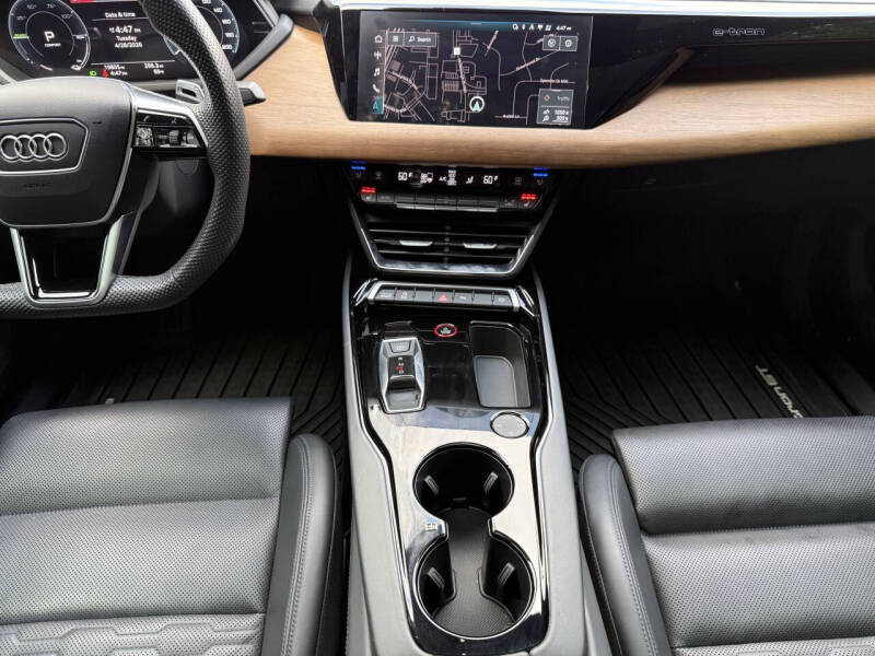2023 Audi e-tron GT quattro Premium Plus