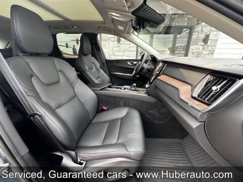 2023 Volvo XC60 B5 Plus Bright Theme