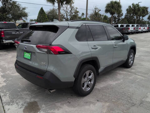 2022 Toyota RAV4 Hybrid XLE