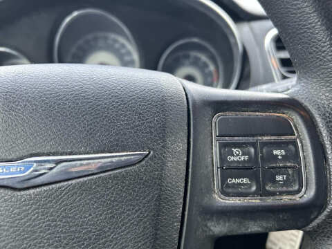 2012 Chrysler 200 LX