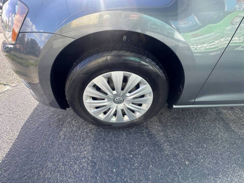 2015 Volkswagen Golf TSI Launch Edition