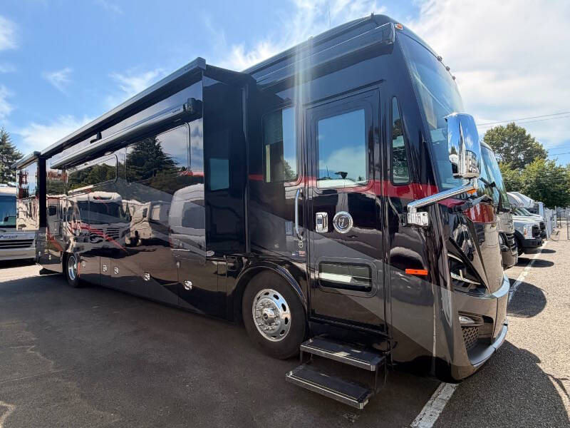 2020 Freightliner XCM Chassis