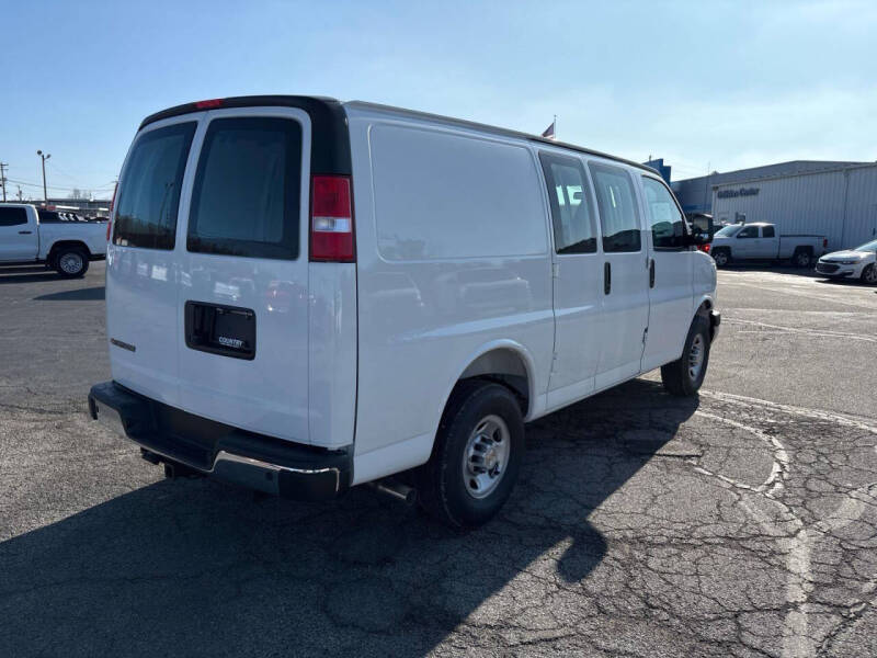 2025 Chevrolet Express 2500