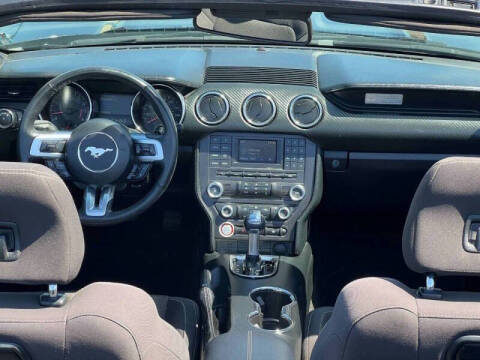 2017 Ford Mustang V6