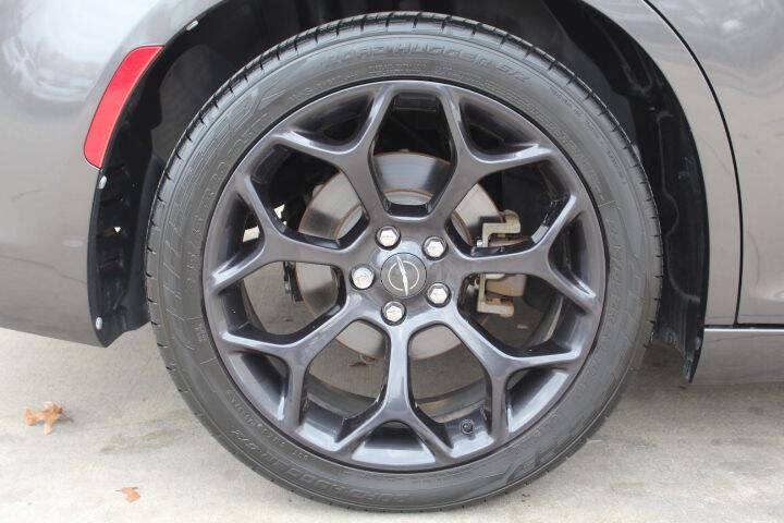 2019 Chrysler 300 Touring