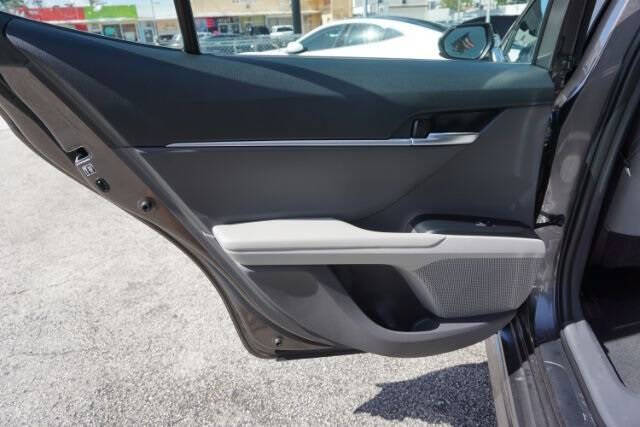 2018 Toyota Camry SE