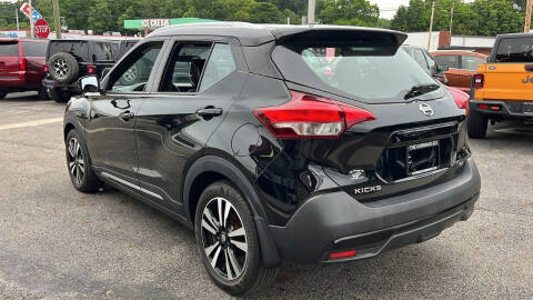 2019 Nissan Kicks SR