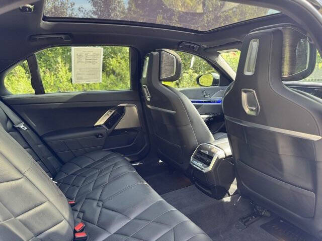 2024 BMW 7 Series 750e xDrive