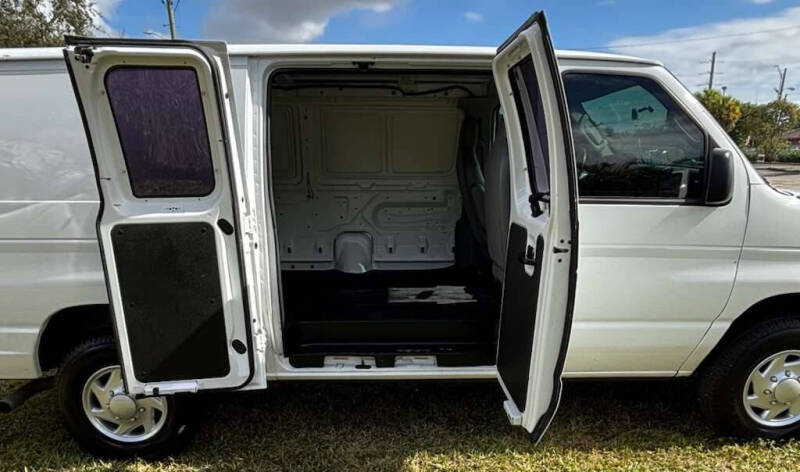 2011 Ford E-Series E-350 SD