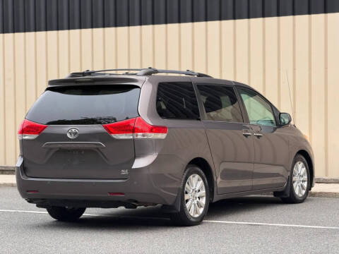 2012 Toyota Sienna