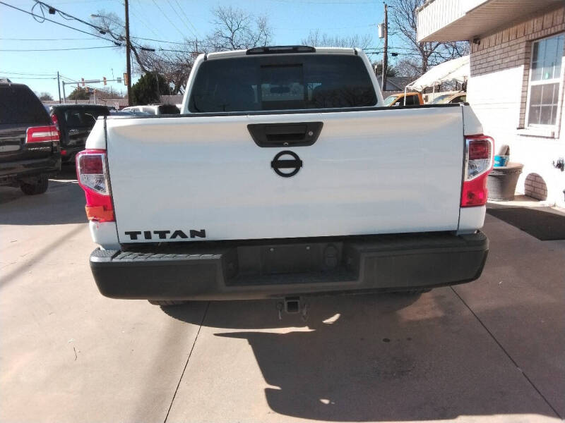 2017 Nissan Titan SL