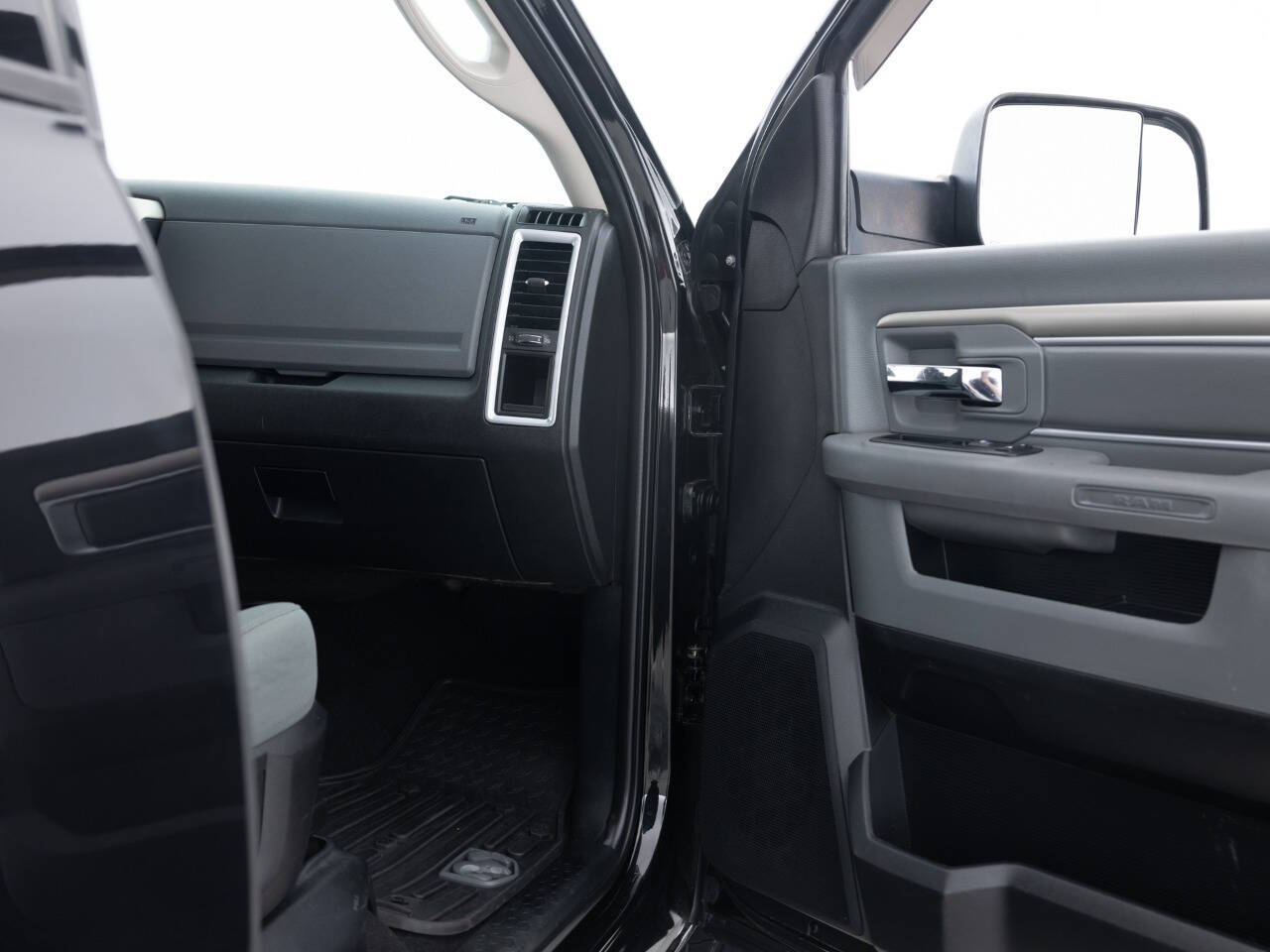 Used Car 2016 Ram 2500  Lone Star 4x4 4dr Mega Cab 6.3 Ft. Sb Pickup For Sale Under $35,000 In Coal City, Illinois