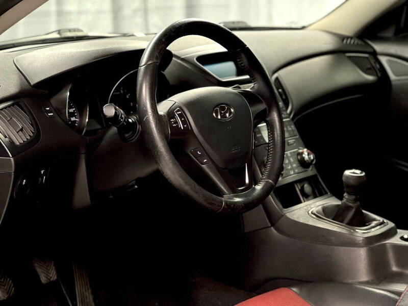 2011 Hyundai Genesis Coupe 3.8L R-Spec