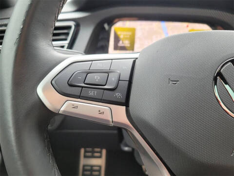 2025 Volkswagen Atlas Cross Sport SEL Premium R-Line 4Motion