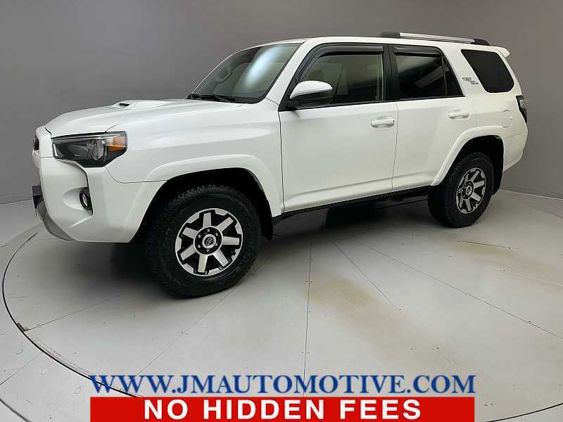 2017 Toyota 4Runner Off-Road's photo