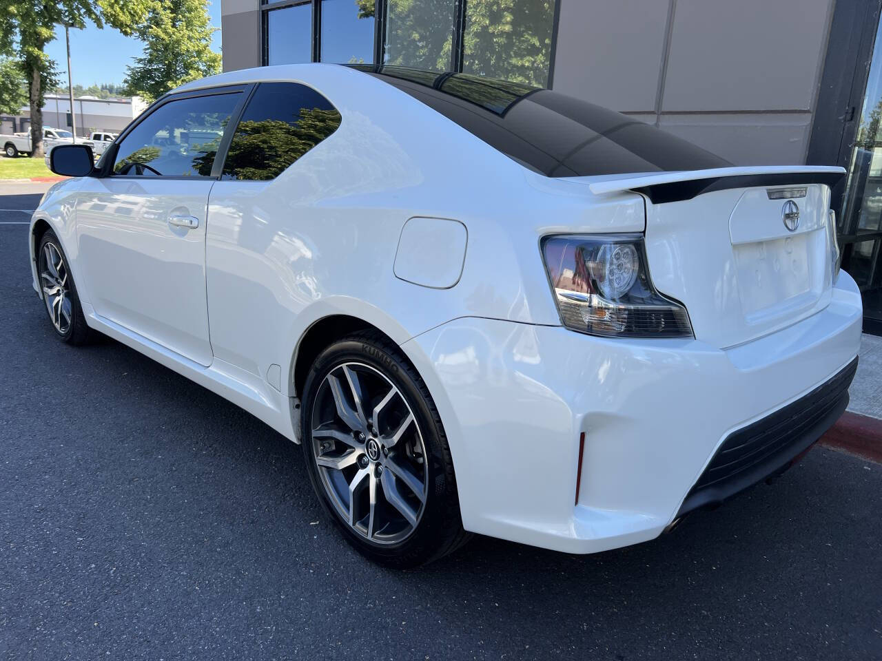 View vehicle photo 6