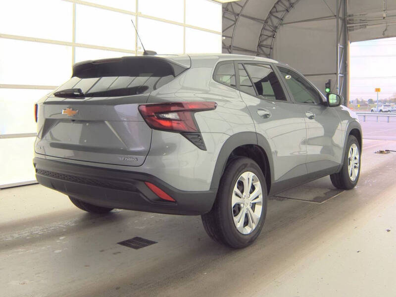 2025 Chevrolet Trax LS