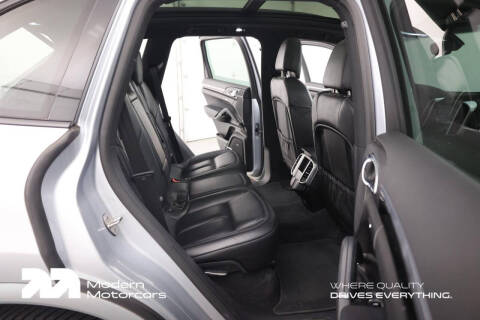 2017 Porsche Cayenne Platinum Edition