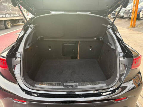 2017 Infiniti QX30 Premium