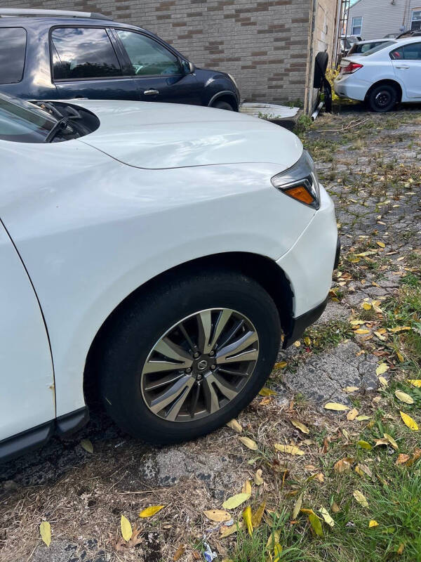 2017 Nissan Pathfinder SL