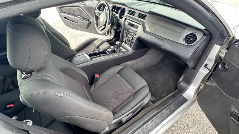 2014 Ford Mustang V6