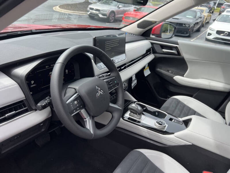 2025 Mitsubishi Outlander SE