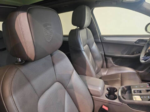 2023 Porsche Macan T
