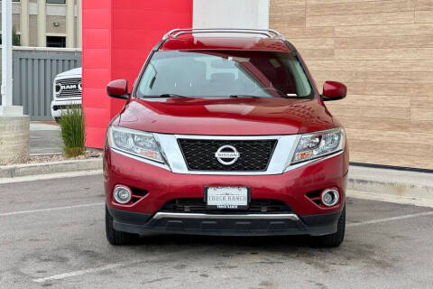 2016 Nissan Pathfinder SL