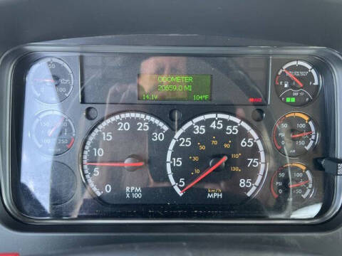 2017 Freightliner M2 106