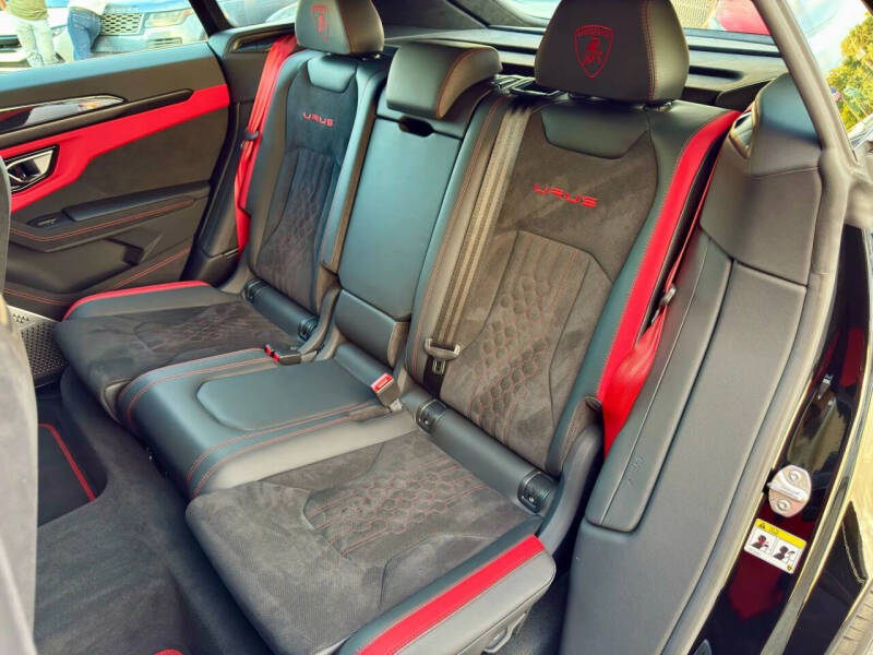 2024 Lamborghini Urus S